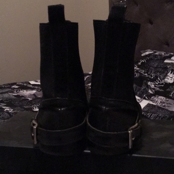 Boots - Picture 5 of 6